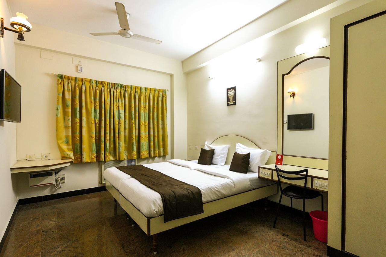 Akg Lodge Kanchipuram Buitenkant foto
