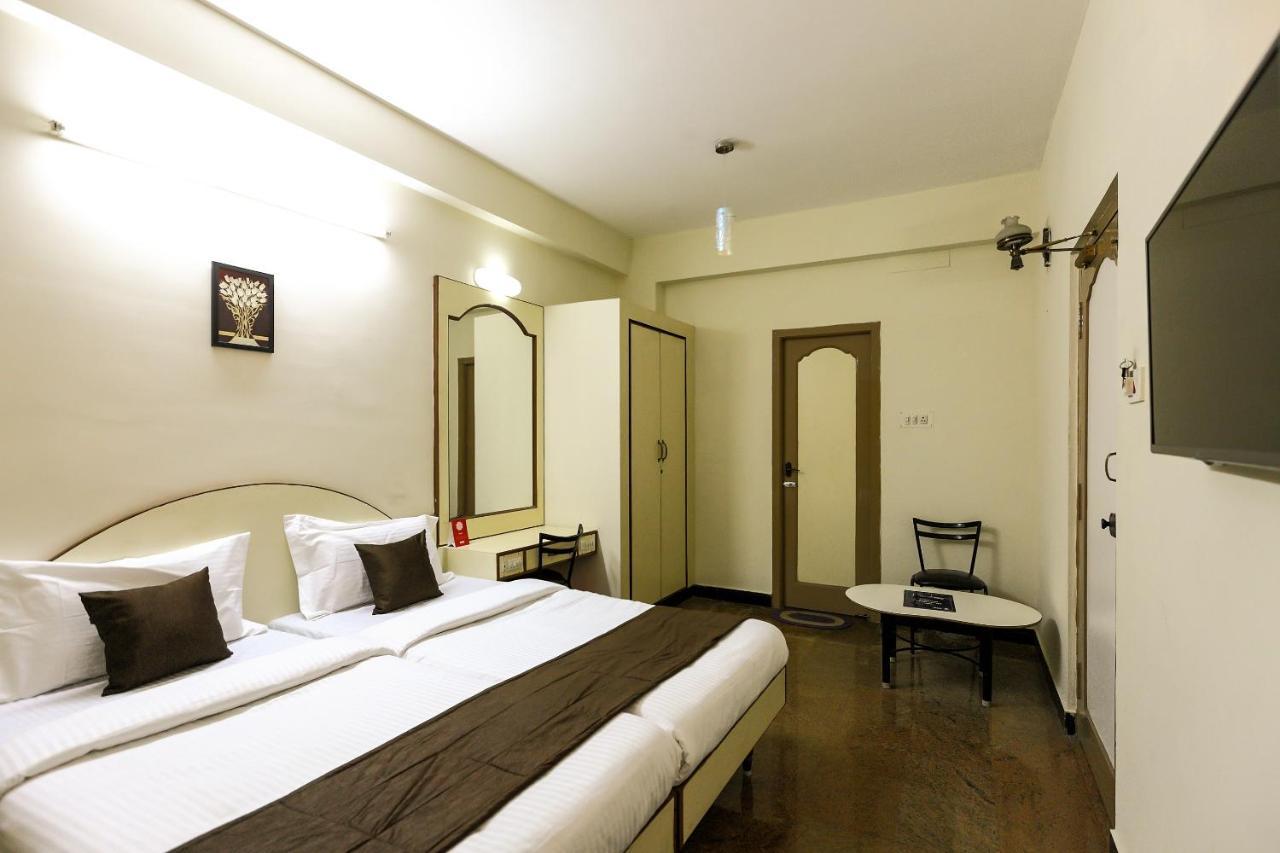 Akg Lodge Kanchipuram Buitenkant foto